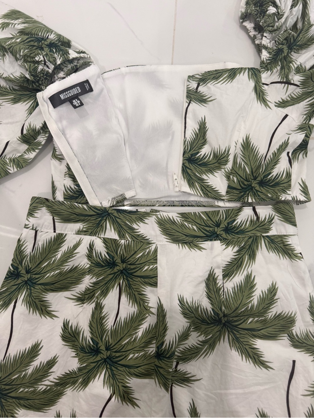 Missguided Palm Print Crop Top & Shorts Set - Green on White size 2 - Picture 10 of 16